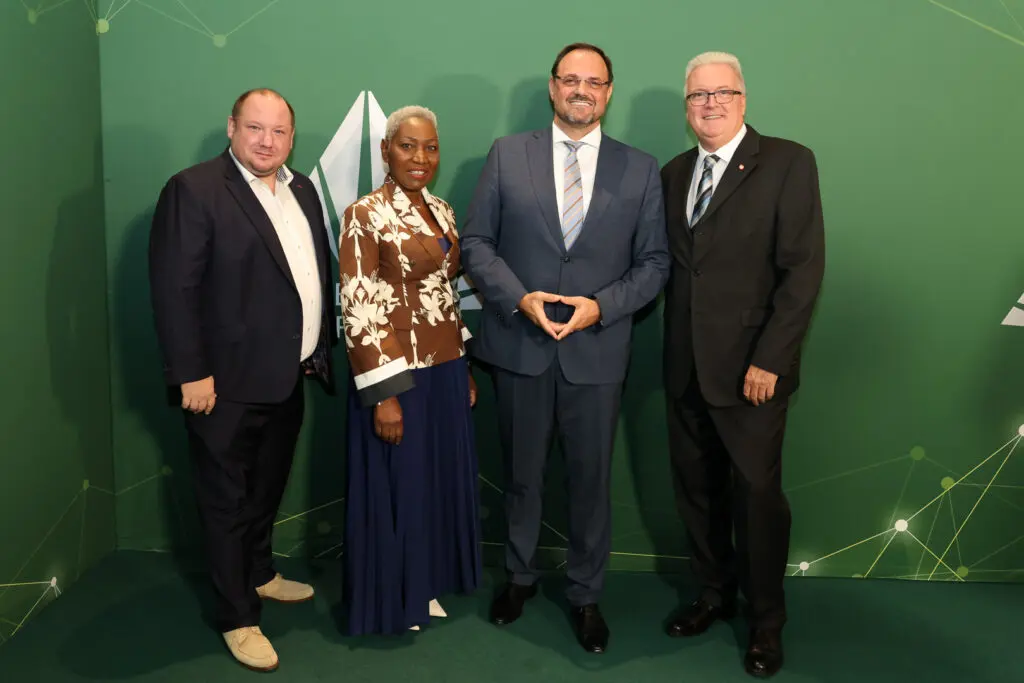 © katharina schiffl